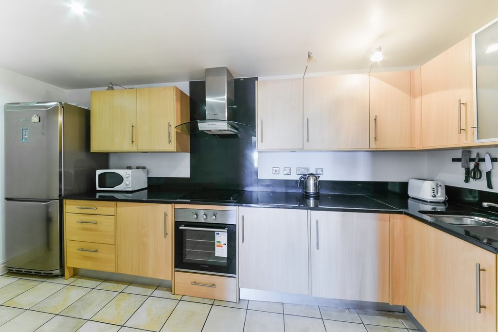 Property photo 2 of 11 Kitchen