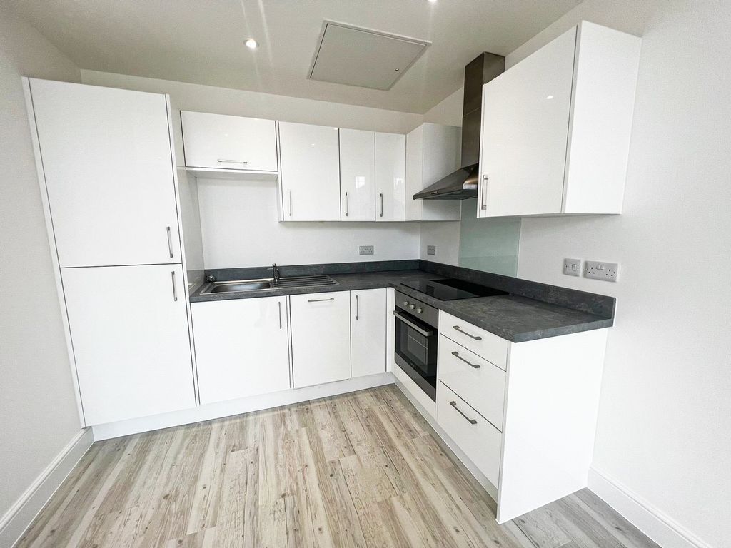 Property photo 1 of 7 Kitchen