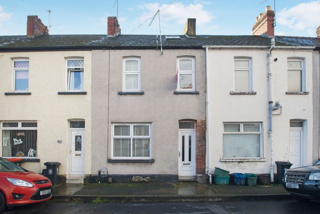 Property photo 1 of 16 Front