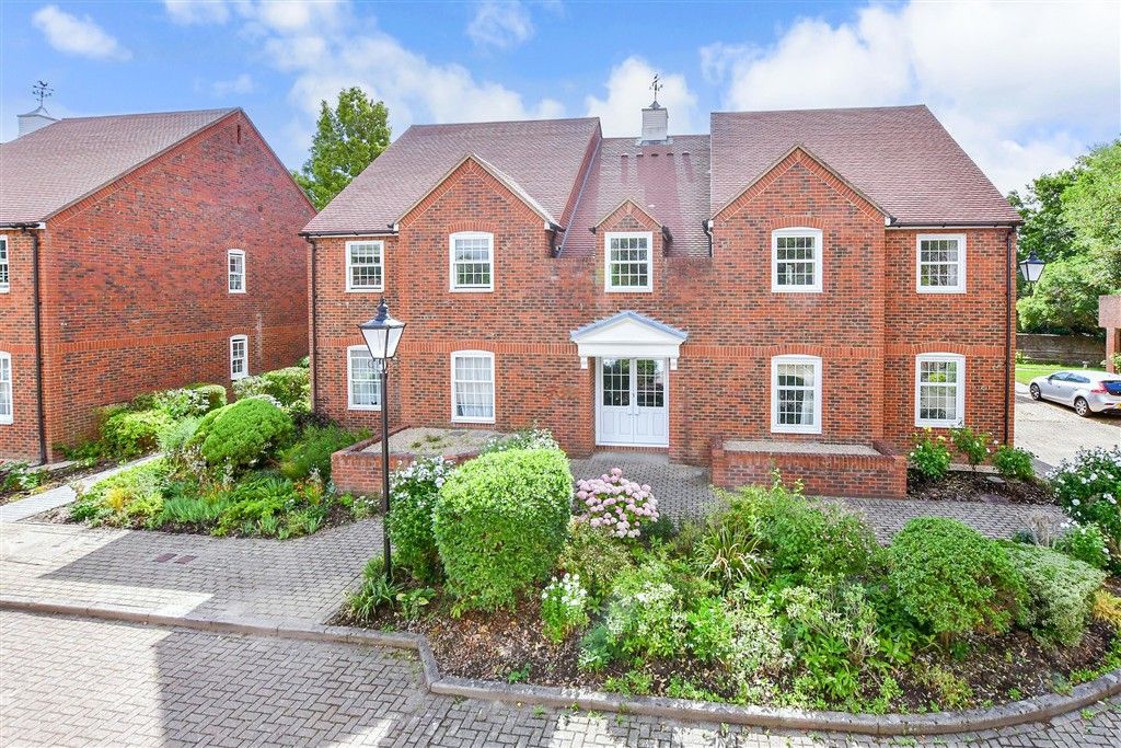 Property photo 3 of 9 External (Web) 1