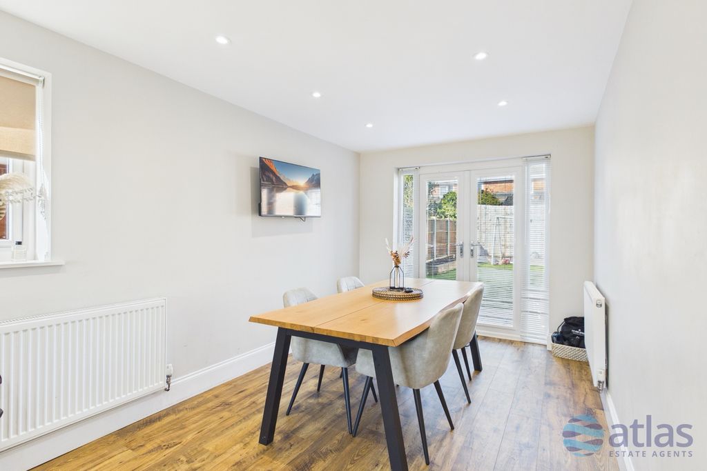 Property photo 3 of 28 Dining Room