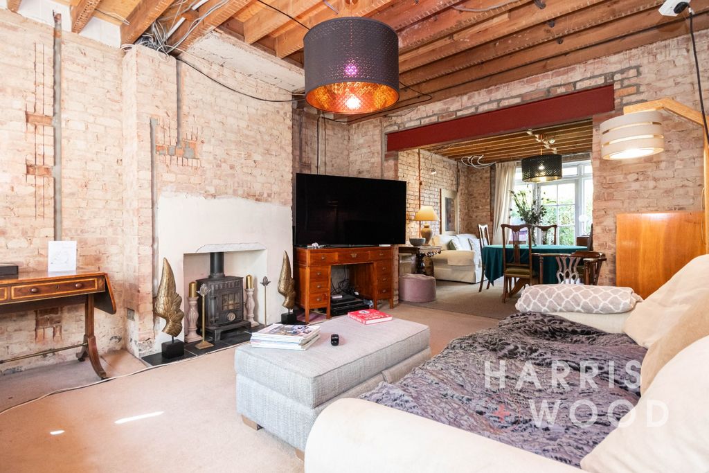Property photo 2 of 18 3986574