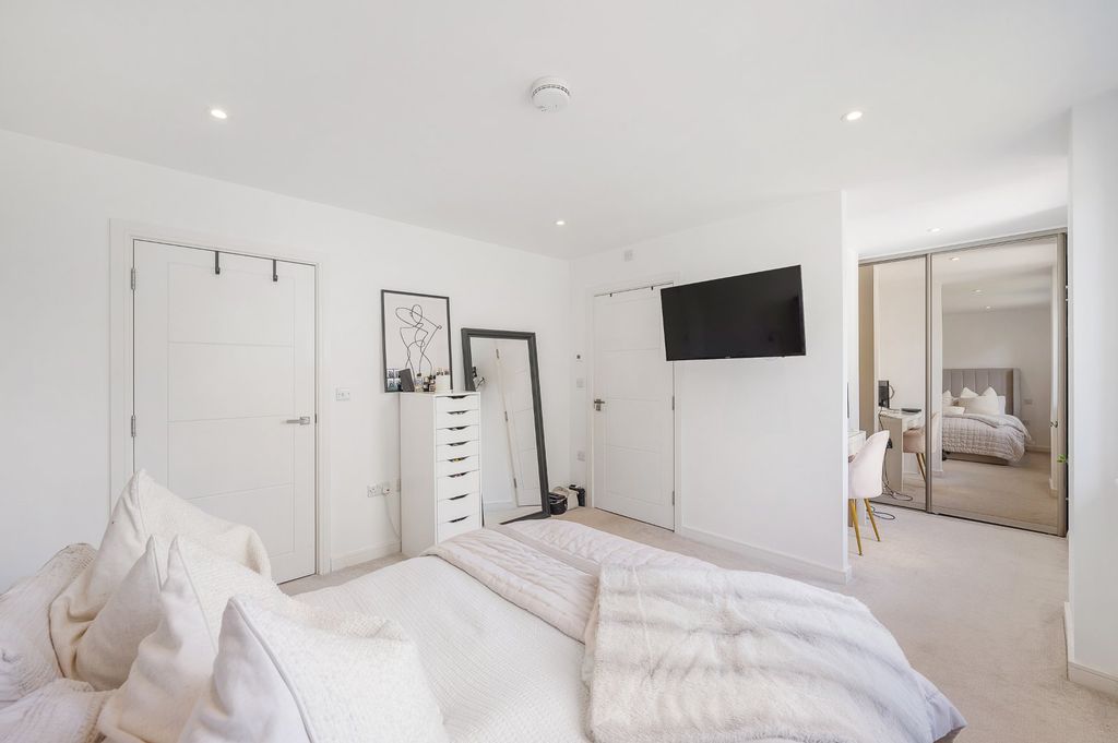 Property photo 2 of 7 Picture No. 06