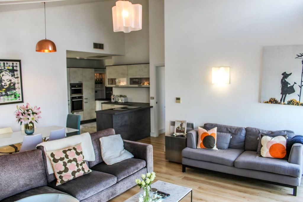 Property photo 2 of 25 Img_32777_4_Original.Jpg