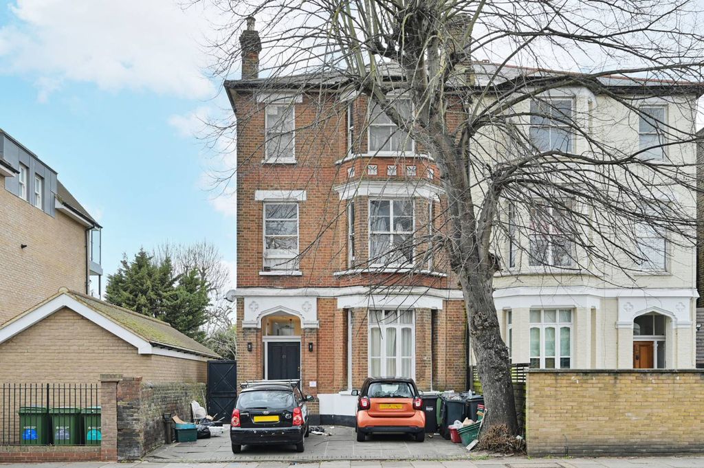 Property photo 1 of 3