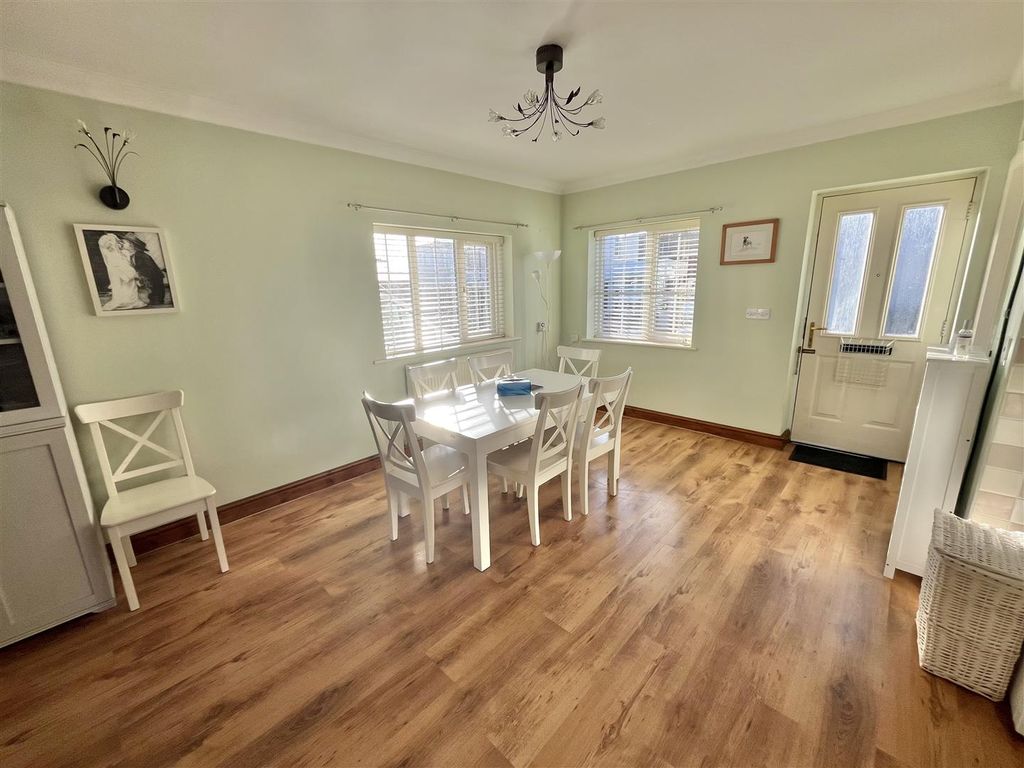 Property photo 2 of 20 Kitchen Diner