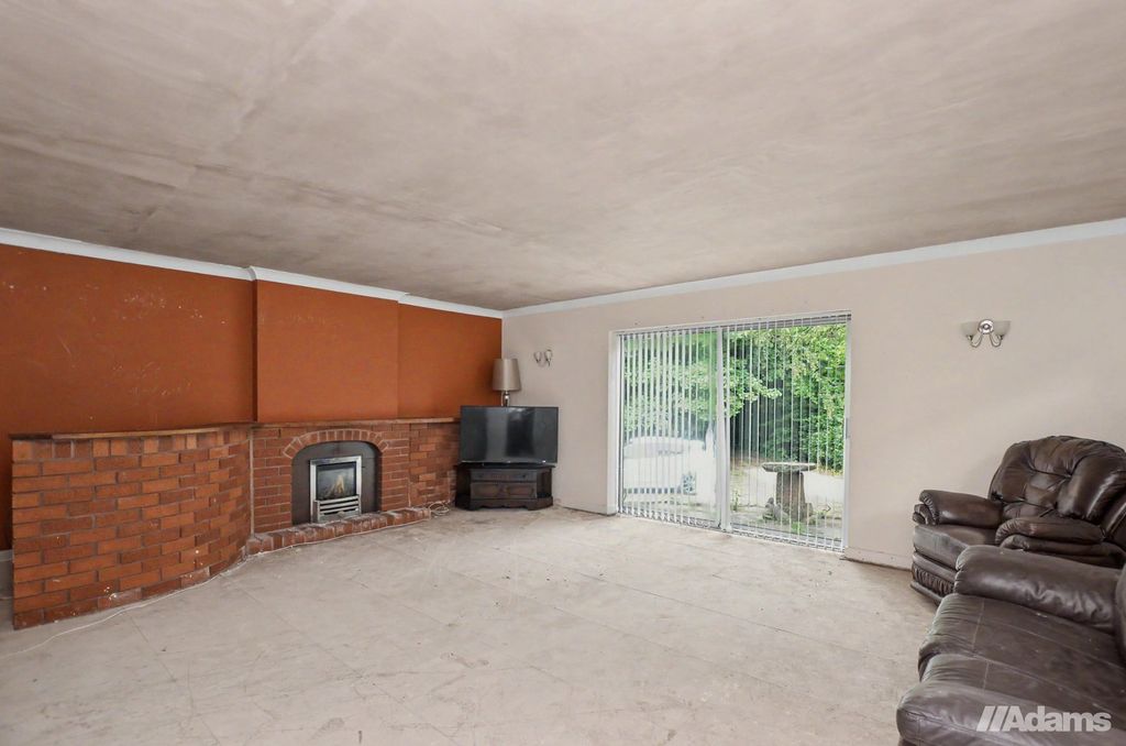 Property photo 2 of 21