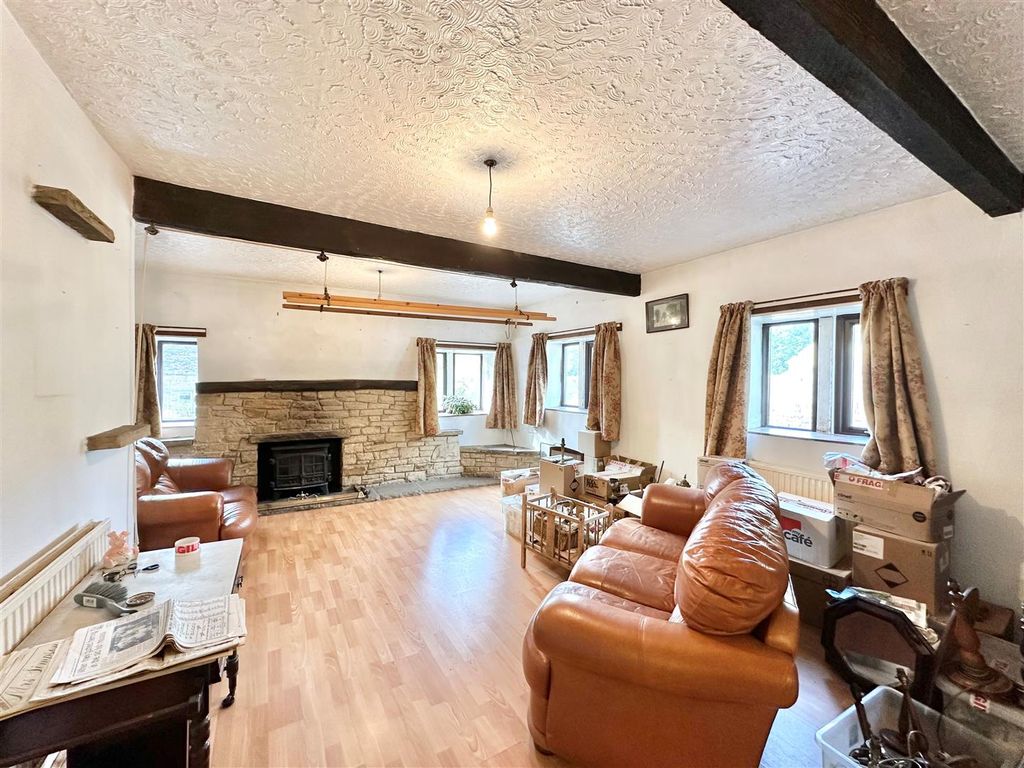 Property photo 3 of 11