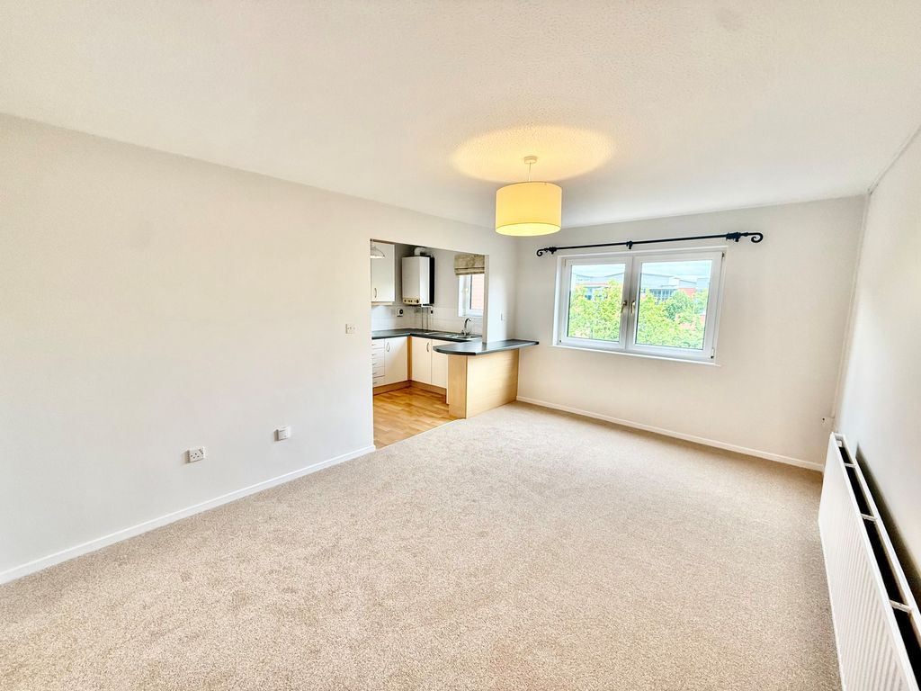 Property photo 3 of 8