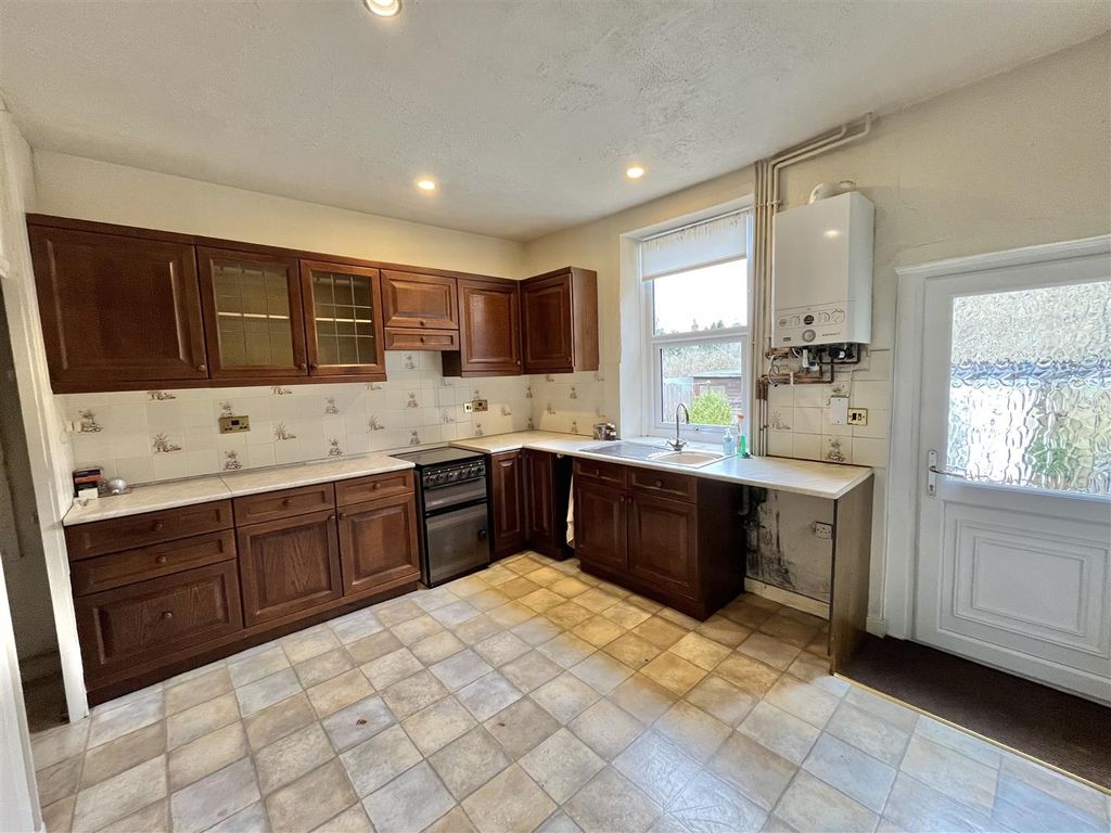 Property photo 3 of 9 Dining Kitchen