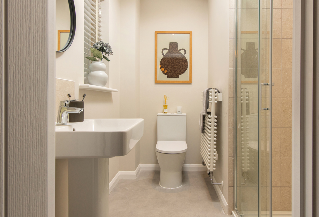 Property photo 3 of 6 Lyndale Ensuite