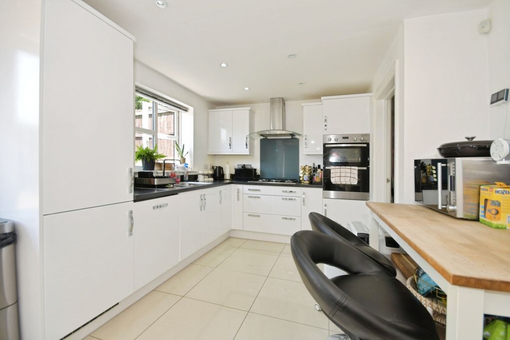 Property photo 3 of 19 Pbox-Img.Jpg