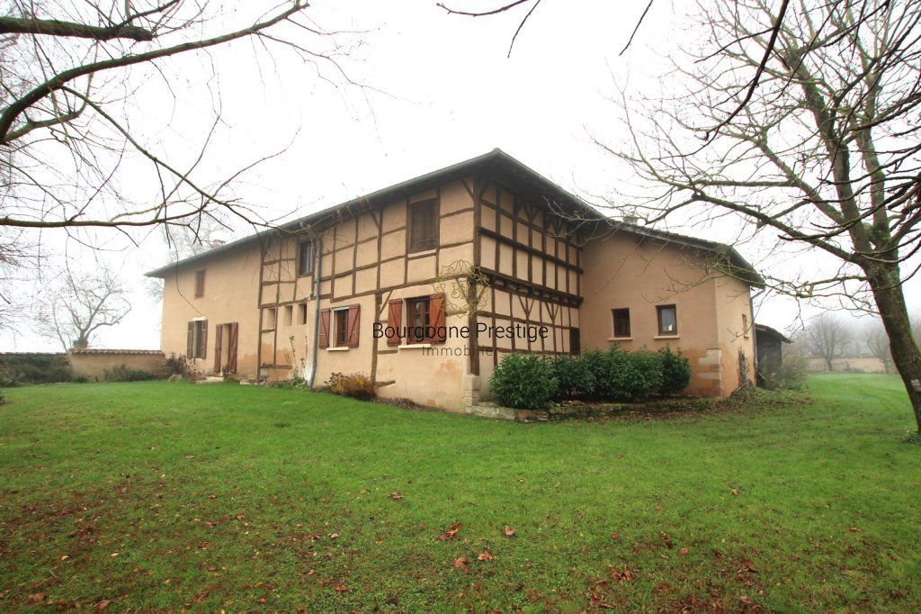 Property photo 1 of 12 A 15-Minute East Of Macon, Beautiful Farmhouse With 154 m² On A 4,551 m² Plot, Partially Buildable
