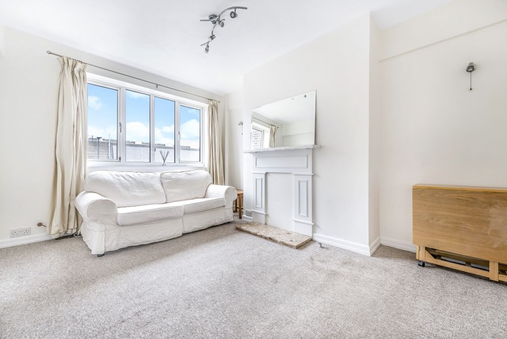 Property photo 3 of 6 328725 (2)