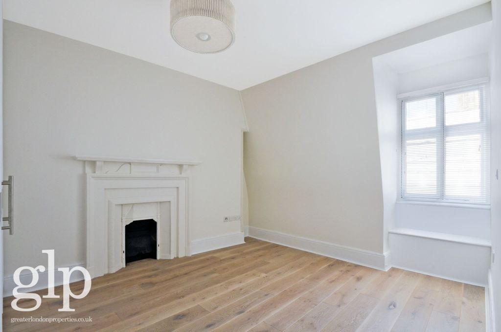 Property photo 2 of 12 958923