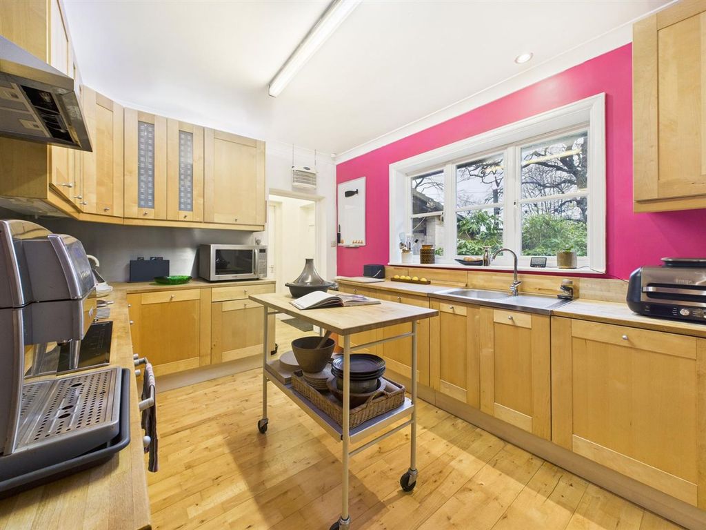 Property photo 3 of 45 Kitchen