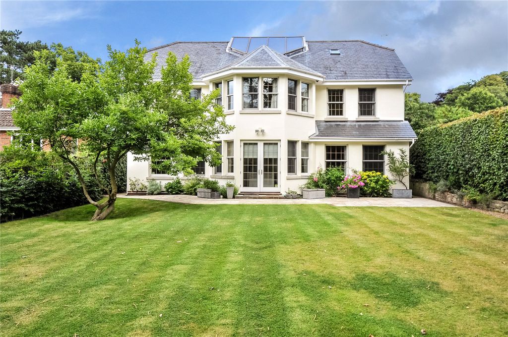 Property photo 1 of 8 Garden