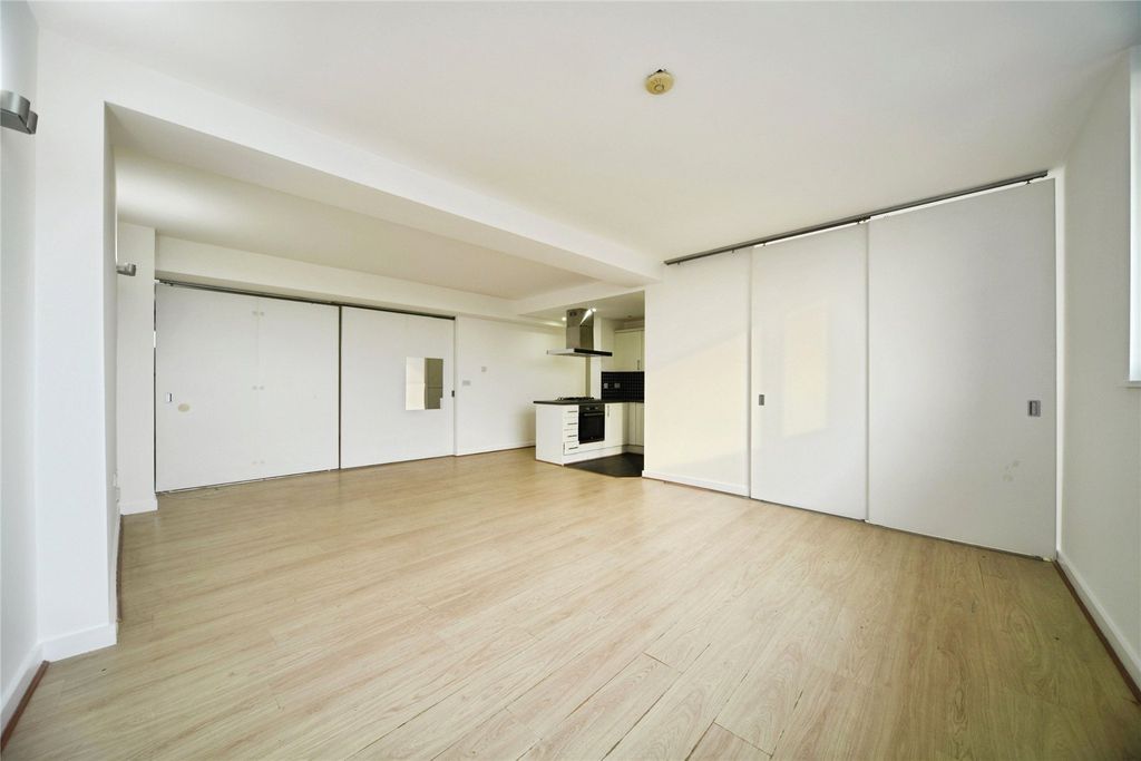 Property photo 2 of 14 Picture No. 09