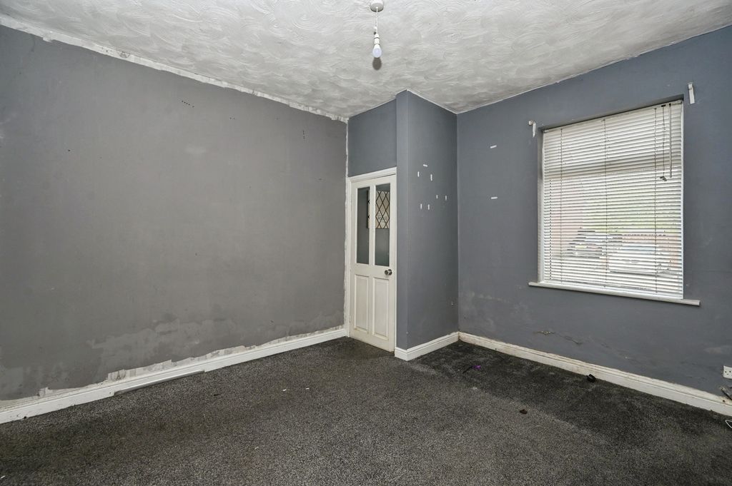 Property photo 2 of 13 Pbox-Img.Jpg