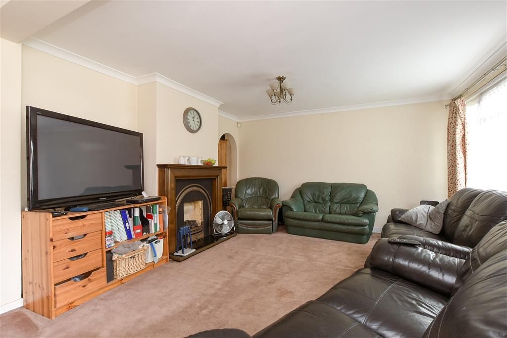 Property photo 3 of 10 Lounge