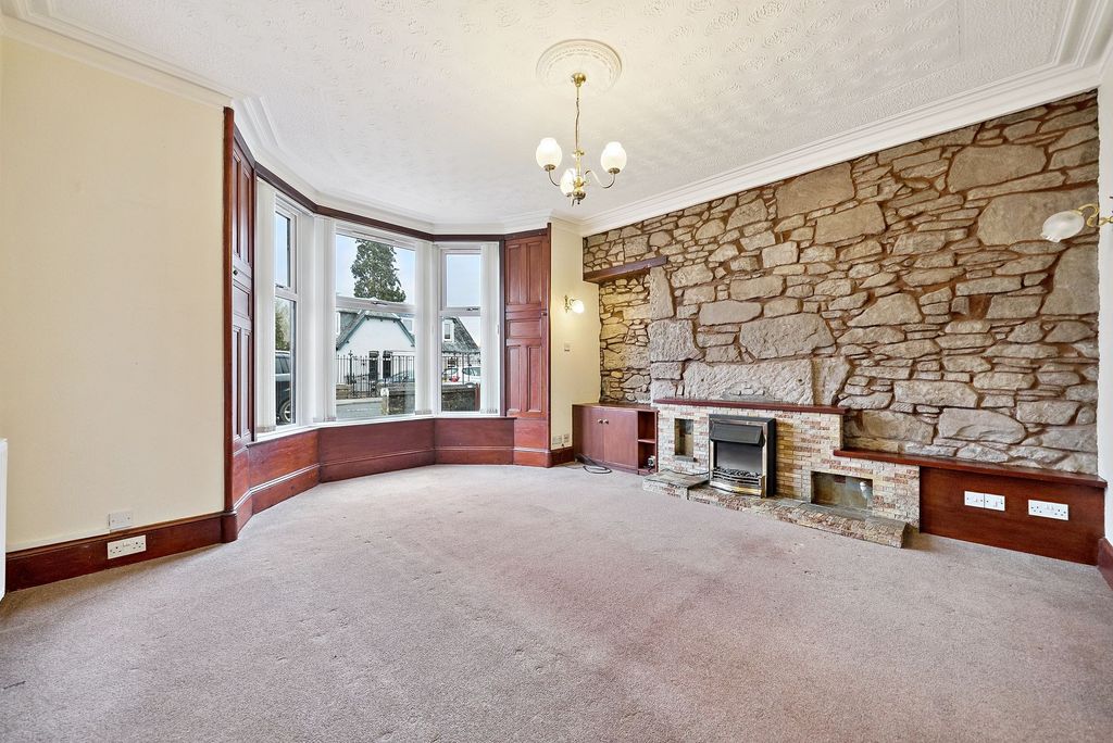 Property photo 3 of 21