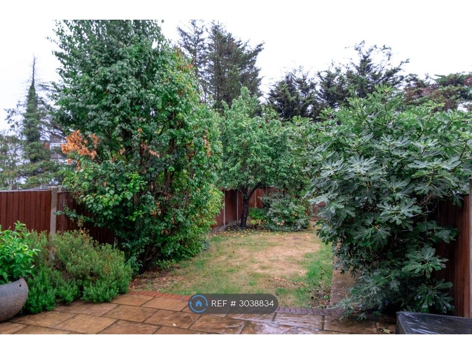 Property photo 2 of 25