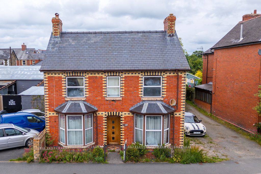 Property photo 1 of 41