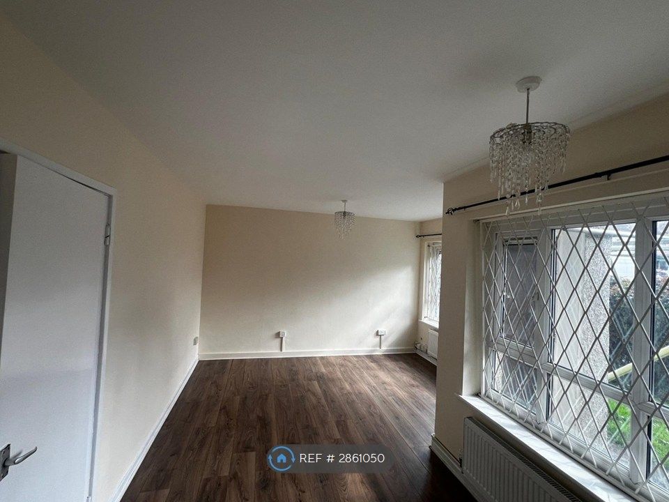 Property photo 2 of 15 Full Dining Living Room