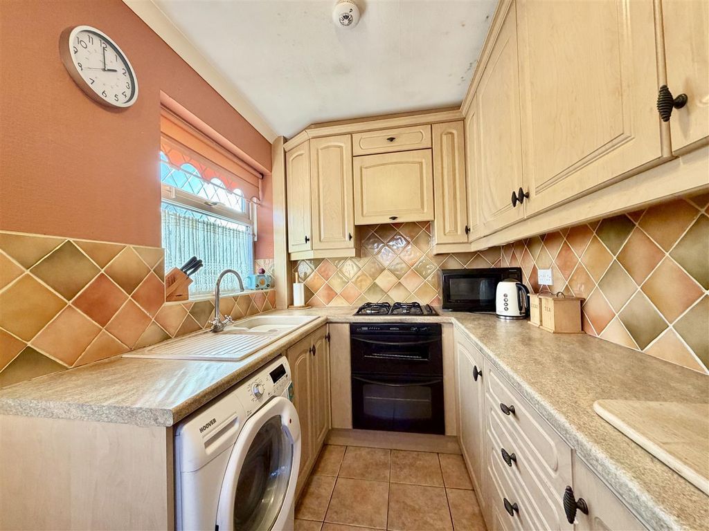 Property photo 2 of 16