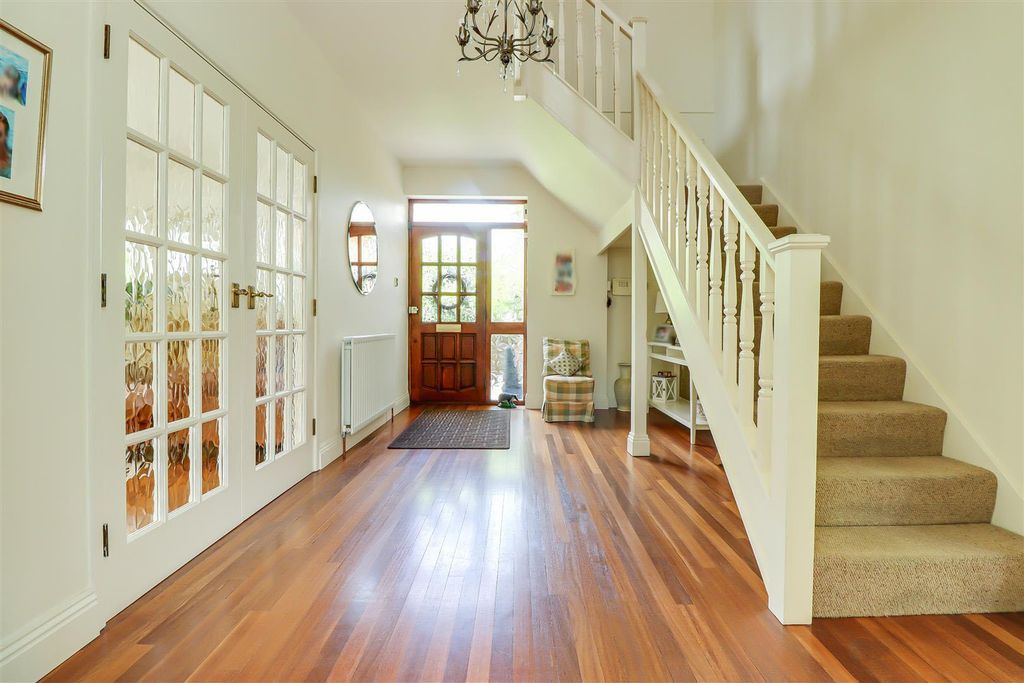 Property photo 3 of 31