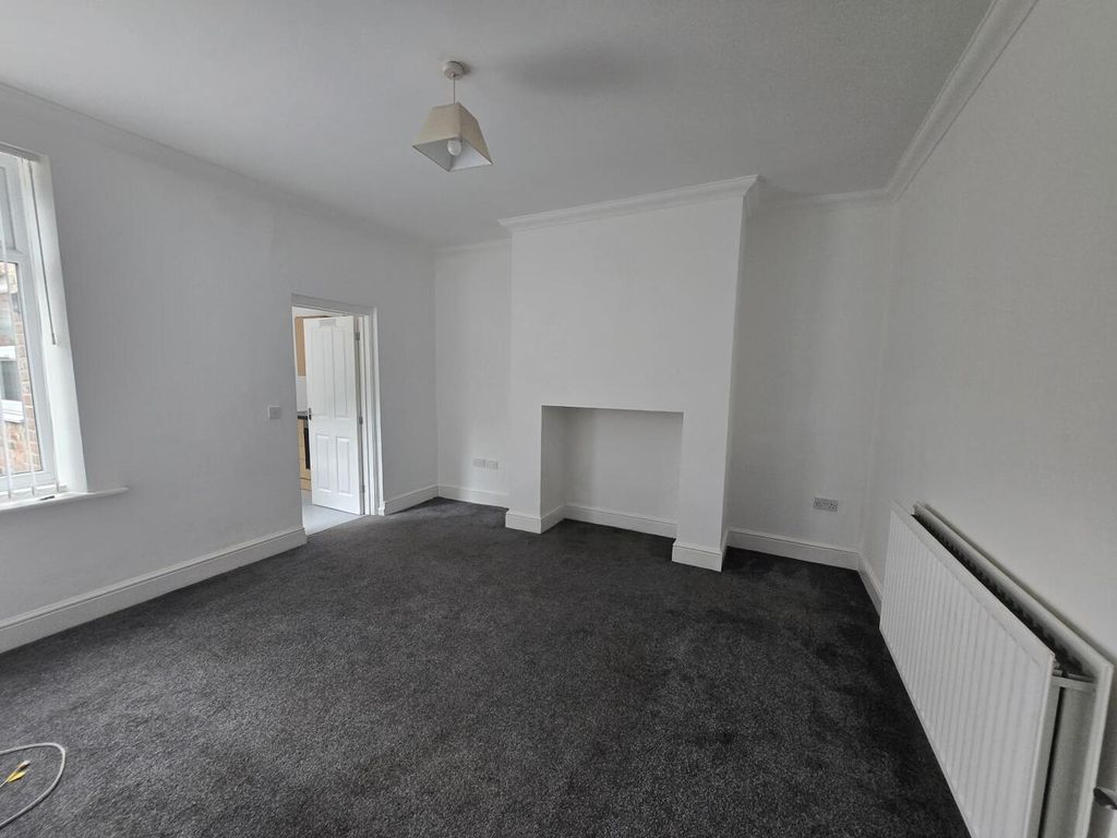Property photo 2 of 6 Living Room
