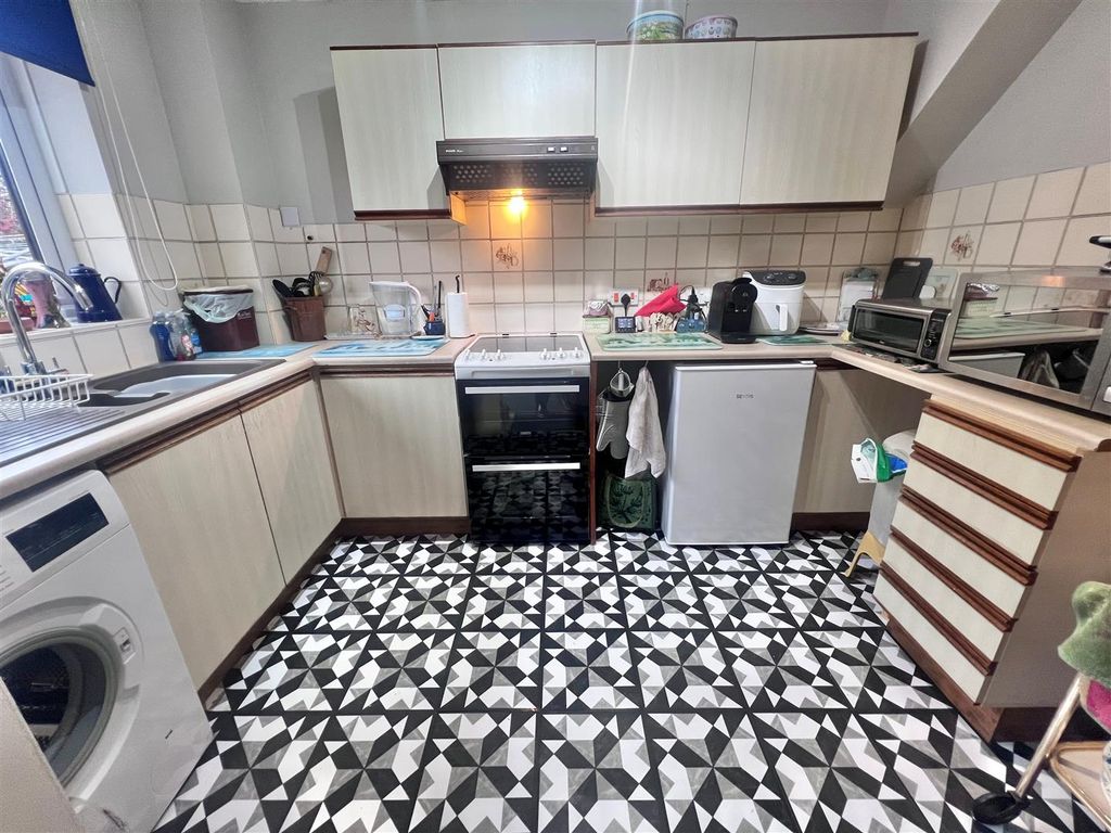 Property photo 2 of 14 Kitchen 1.Jpg