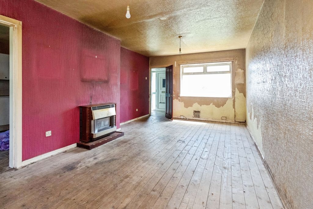 Property photo 3 of 15 Photo