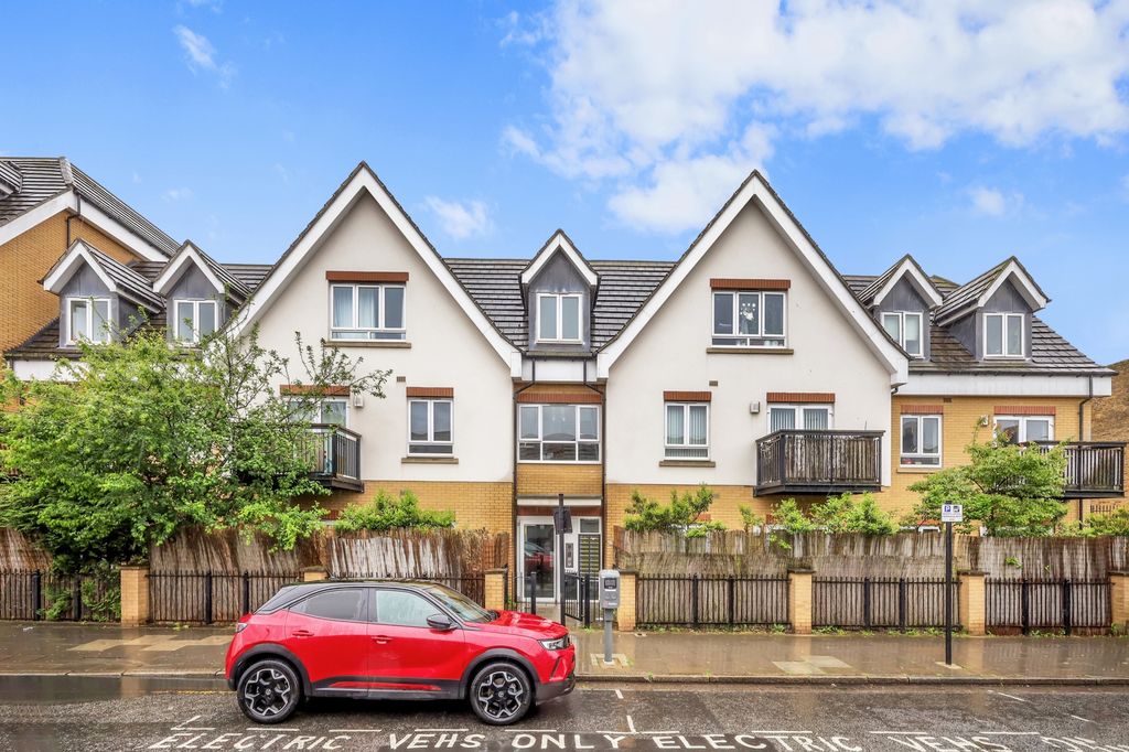 Property photo 1 of 11 Photo 11