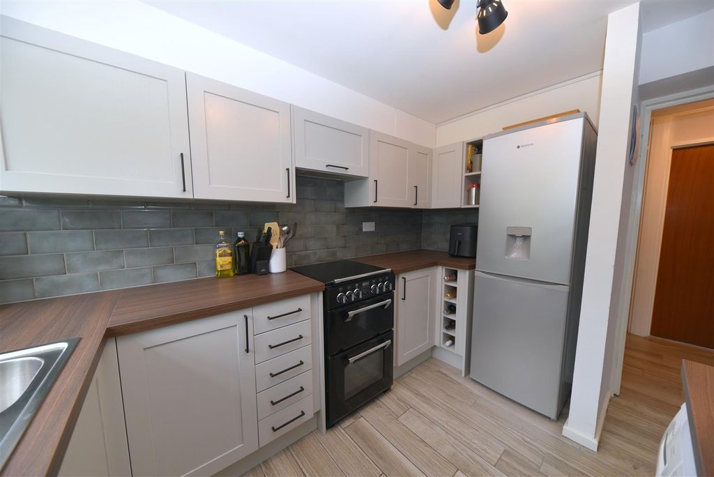 Property photo 3 of 14 2.Jpg