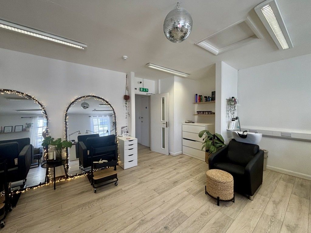 Property photo 3 of 9 Photo 9