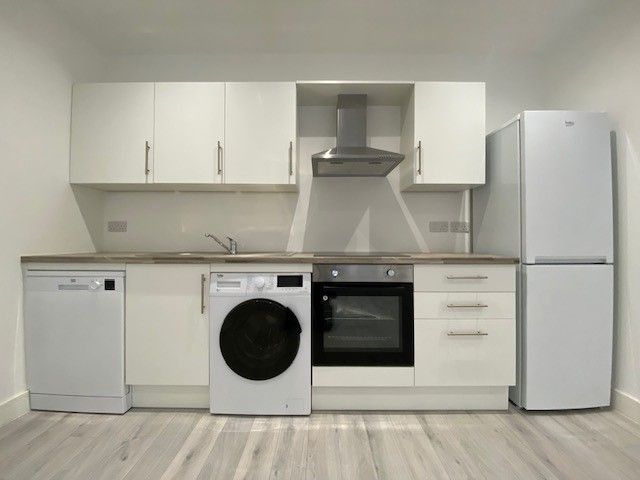 Property photo 3 of 7 Kitchen