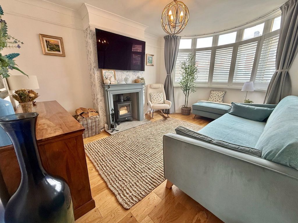 Property photo 3 of 32