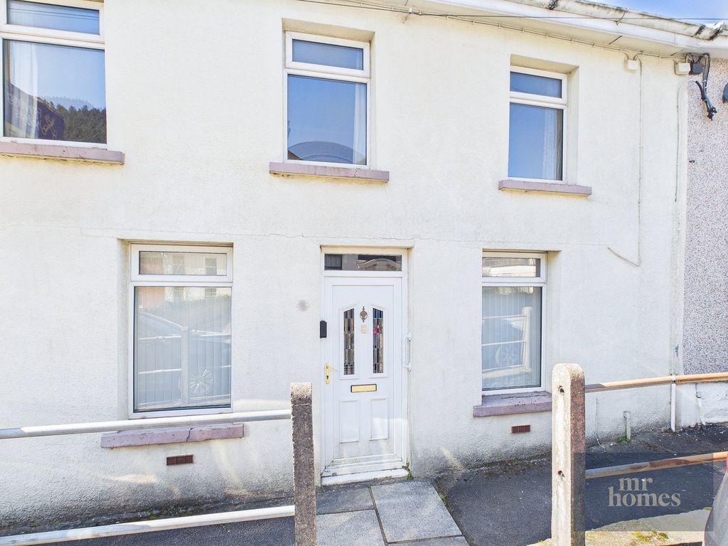 Property photo 2 of 24