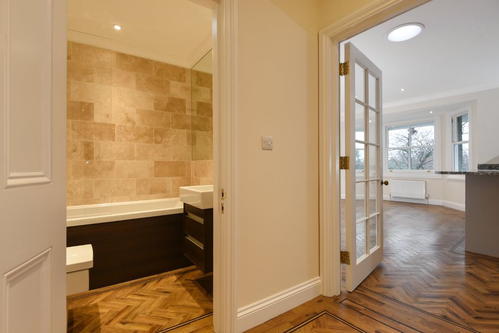 Property photo 3 of 7 Bathroom