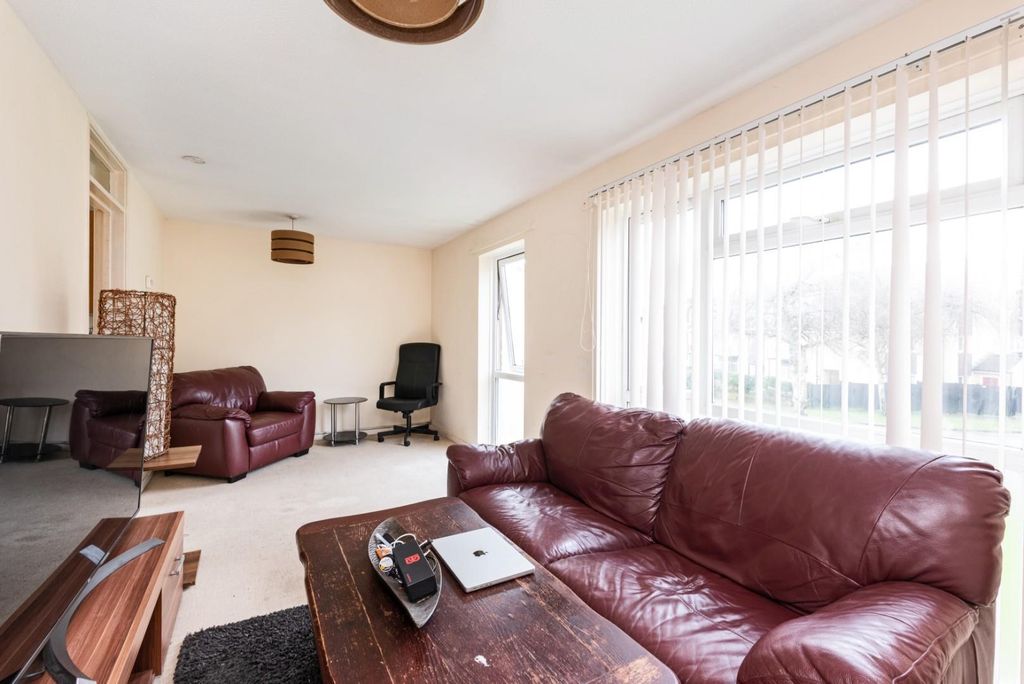 Property photo 2 of 13 BA1 6Ny-6.Jpg