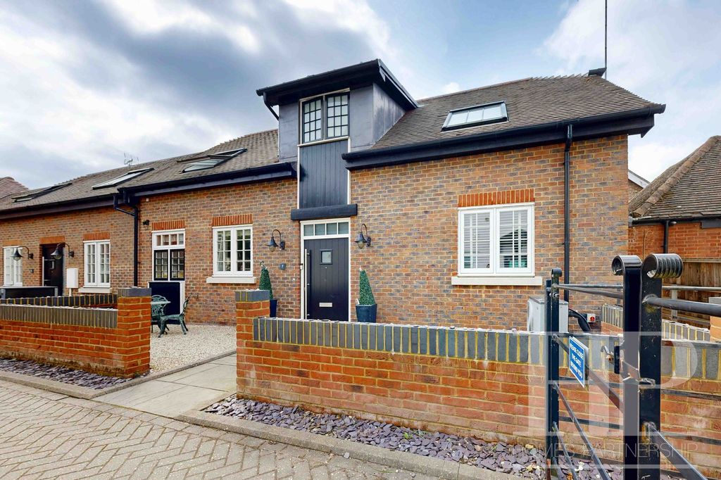 Property photo 1 of 24