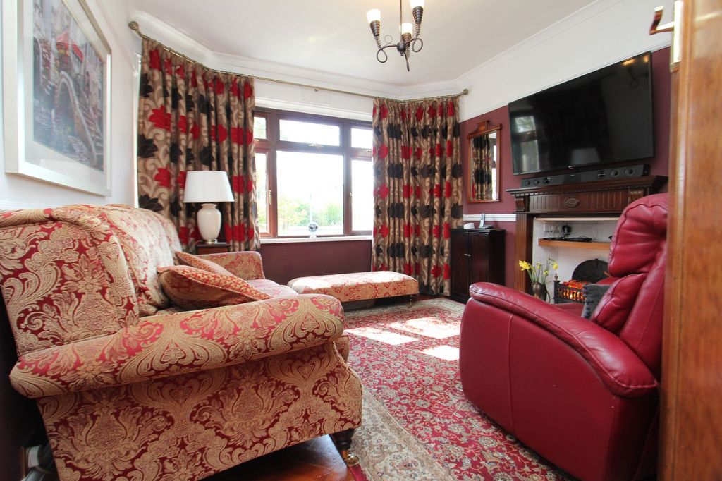 Property photo 3 of 48