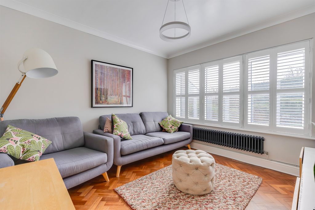 Property photo 3 of 34