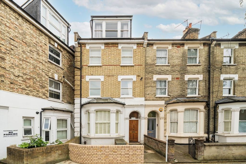 Property photo 1 of 7