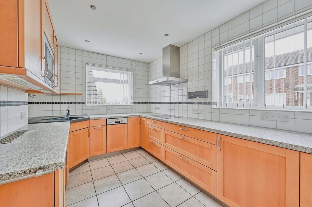Property photo 3 of 13