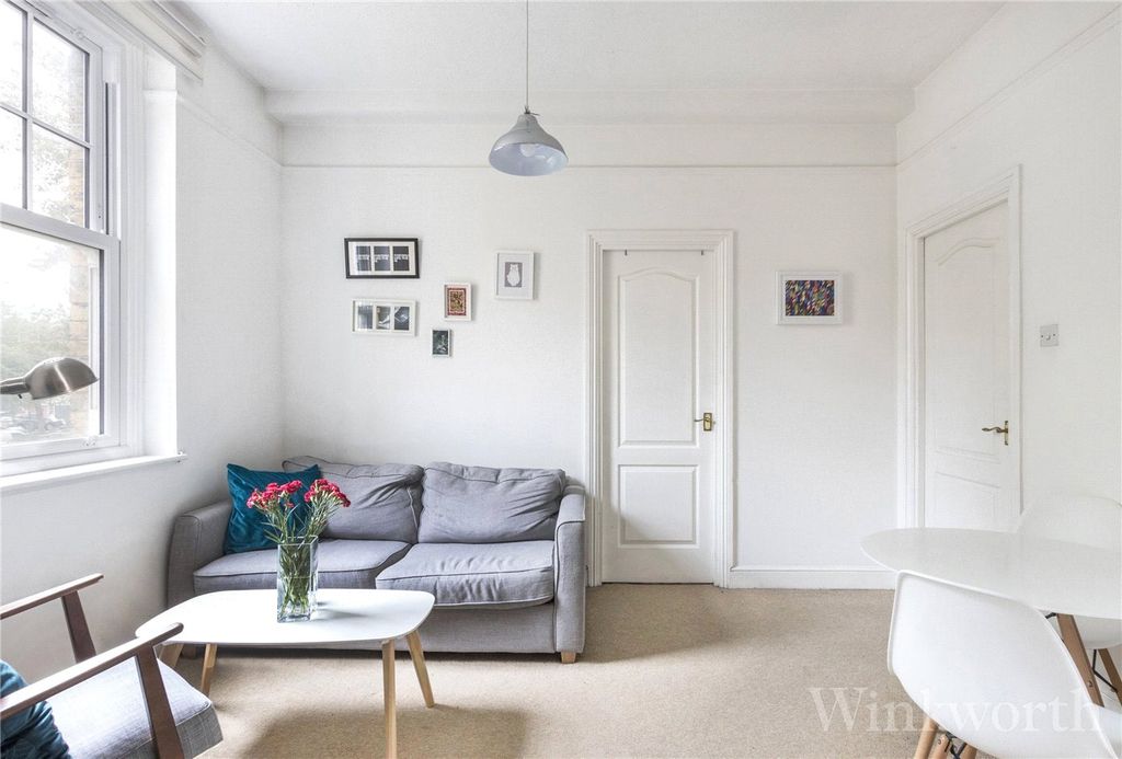 Property photo 3 of 8 Picture No. 05