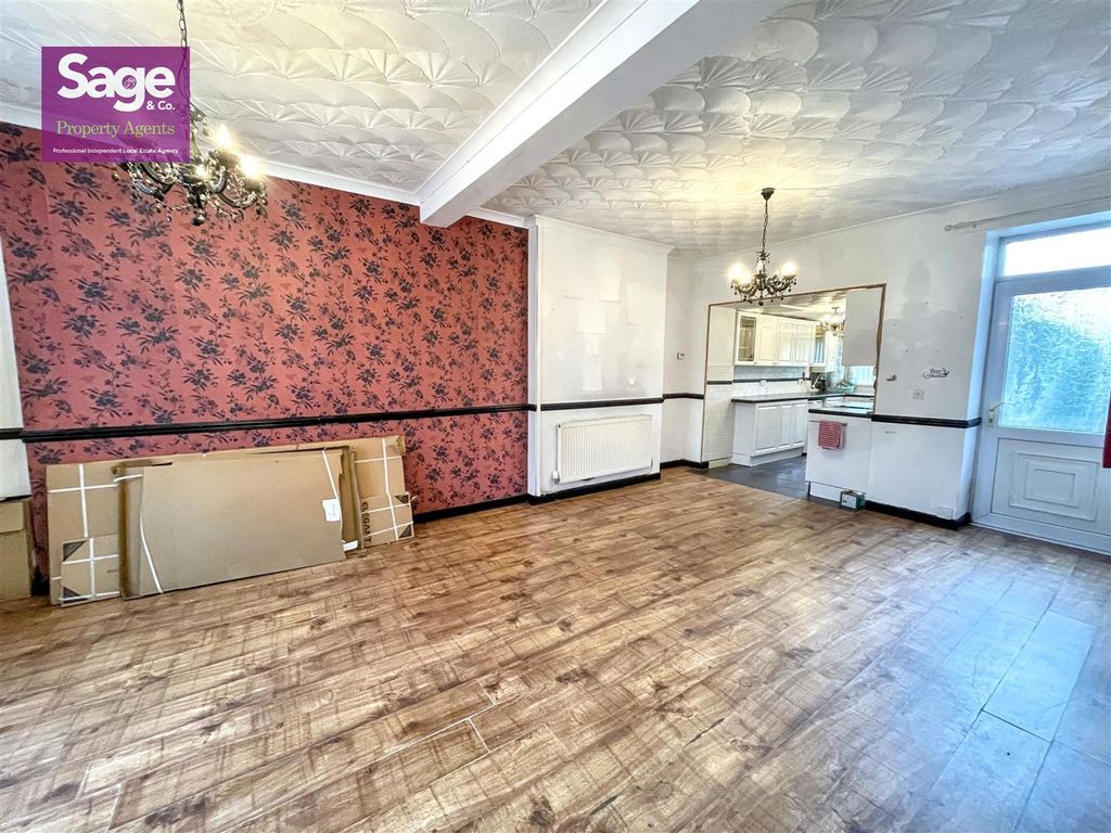 Property photo 3 of 23