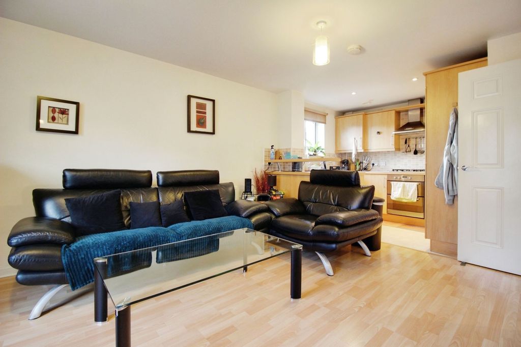 Property photo 3 of 8