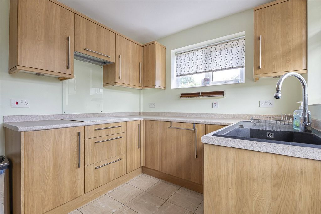 Property photo 2 of 17 Picture No. 10